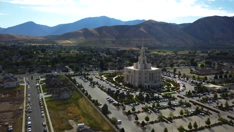 Aerial-view-of-the-Church-of-Jesus-Christ-of-Latter-Day-Saints-temple-in-Payson,-UT-on-a-beautiful-clear-September-morning