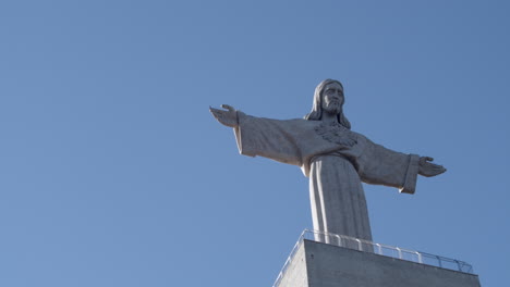 Cristo-Rei-Denkmal-In-Almada