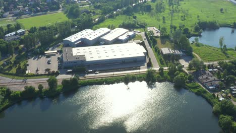 Aerial-view-of-warehouse-with-trucks