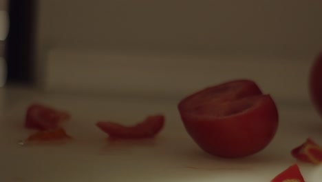 man´s-hand-manage-tomato-for-dinner
