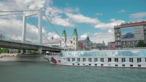 Boat-ride-through-Danube,-Going-under-Erzsebet-bridge