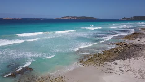 Gentle-rhythm-of-waves-on-quiet-Australian-coastline