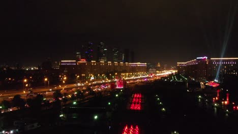 Russland-Moskau-Park-Pobedy-Bei-Nacht-Am-Siegestag-4k-30fps-Mit-Einer-Drohne
