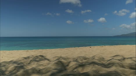 Eine-Zeitrafferaufnahme-Eines-Entspannenden-Strandes-In-St.-George,-Grenada