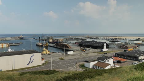 Blick-über-Den-Hafen-Von-Hanstholm,-Dänemark,-Heranzoomen