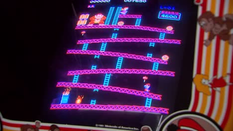 DONKEY-KONG-ARCADE-GAME-IN-PLAY