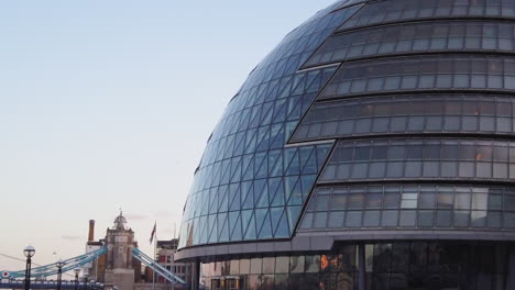 View-of-the-City-Hall-round-glass-building,-headquarters-of-the-Greater-London-Authority,-where-the-Assembly-and-Mayor-are,-close-up
