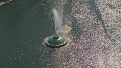 Orlando-Florida-Luftaufnahme-V16-Vogelperspektive-Eines-Brunnens-Im-Lake-Eola-–-DJI-Inspire-2,-X7,-6k-–-März-2020
