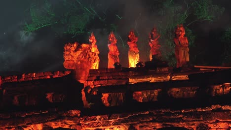 Concierto-De-Actuación-Cultural-En-Angkor-Wat---Bailarines-Apsara-Se-Acercan-Al-Escenario