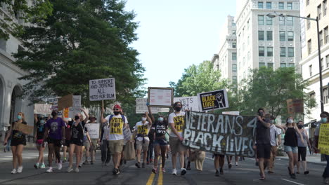 Manifestantes-Veteranos-Marchan-En-Dc-El-4-De-Julio-De-2020