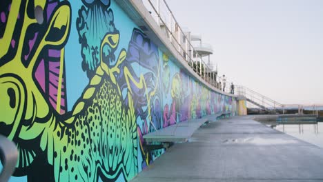 Obras-De-Arte-De-Artistas-De-Vandalismo-De-Graffiti-En-Las-Calles-Públicas-De-Sydney,-Australia