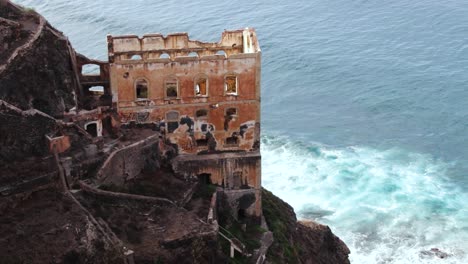 Close-up-of-the-abandoned-Casa-Hamilton-in-Los-Realejos-in-Tenerife-by-the-sea