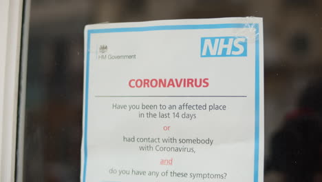 Gobierno-Del-Reino-Unido-Nhs-Coronavirus-Pandemia-Anuncio-Público-Signo,-Londres,-Inglaterra