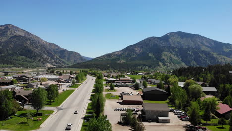 Pueblo-Alpino,-Campo-De-Wyoming,-Estados-Unidos