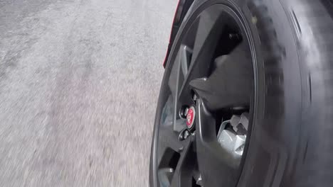 jaguar-wheel-and-rim-on-the-road