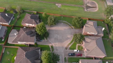 Aerial-of-middle-class-suburban-neighborhood-just-outside-of-Houston,-Texas