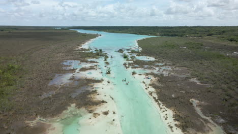 Blick-Auf-Das-Blaue-Wasser-Von-Quintana-Roo