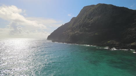 aerial-view-along-the-rocky-ridge-of-the-makapuu-lighthouse