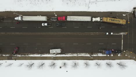 Freiheitskonvoi-Trucker-Protestieren-In-Ottawa,-Ontario,-Kanada,-Luftaufnahme-Aus-Der-Vogelperspektive