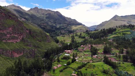 Sacred-Valley-Of-The-Incas,-Valley-In-The-Andes-Of-Peru---aerial-drone-shot