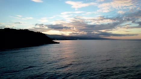 Luftdrohne-Bei-Sonnenuntergang-über-Dem-Karibischen-Meer