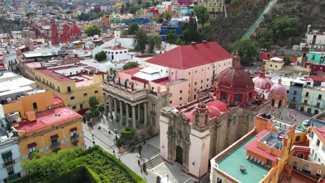 Theatro-Juarez,-Guanajuato,-México,-Central-Park,-4k-Drone-Shot