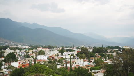 Landscape-view-of-residential-neighbourhood-in-historic-Oaxaca-City,-Mexico