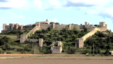 Vista-General-Del-Castillo-De-Montemor-o-velho,-Lado-Oeste-Del-Castillo,-Portugal