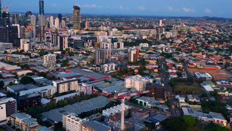 Panoramic-View-Over-Riverside-Suburb-Of-Toowong-At-Sunset-In-Brisbane,-Queensland,-Australia---aerial-drone-shot