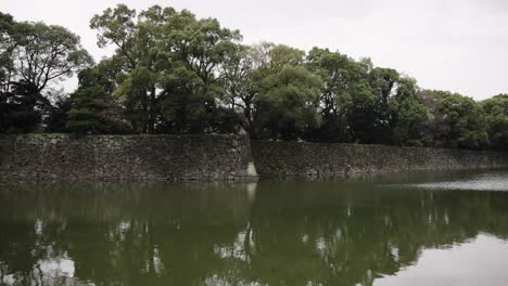 Imperial-Palace-Moat-and-City-Buildings-of-Tokyo,-Japan-4k