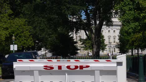 Barrier-outside-the-US-Capitol-building