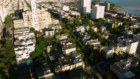 Luftaufnahme-Der-Lombard-Street-In-San-Francisco,-Kalifornien,-USA
