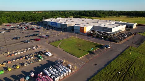 Luftaufnahmen-Von-Walmart-In-Gun-Barrel-City-In-Texas