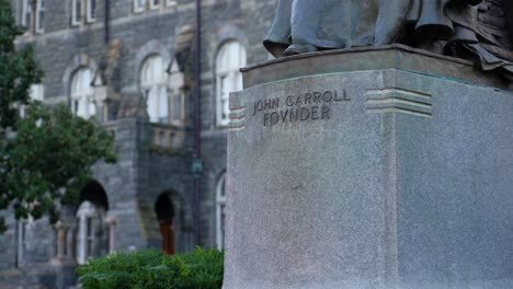Statue-of-Bishop-John-Carroll,-founder-of-Georgetown-University
