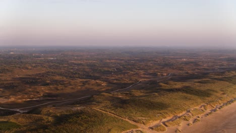 Sobrevuelo-Con-Drones-Sobre-Las-Dunas-De-Meijendel,-Reserva-Natural-Entre-Scheveningen,-La-Haya-Y-Wassenaar,-Países-Bajos