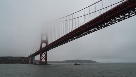 Golden-Gate-Bridge-Im-Nebel