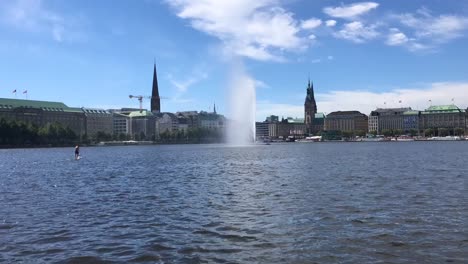 Zeitraffervideo-Eines-Parks-In-Hamburg