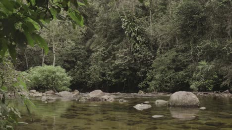 Ruhiger-Fluss,-4K-Videos