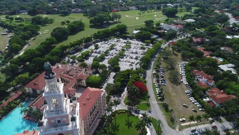 Aerial-view-of-Miami-hotel-and-its-golf-course