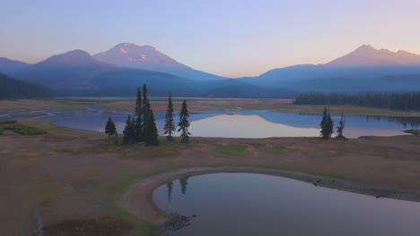 Aerial-view-of-sunrise-at-Sparks-Lake,-Oregon