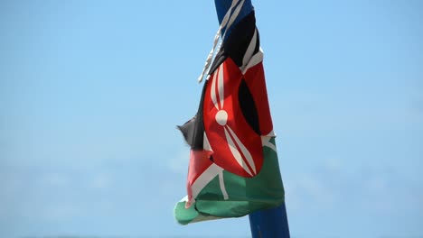 Kenianische-Flagge-Im-Wind