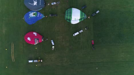 Top-down-view-revealing-multiple-balloons