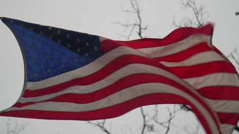 Nahaufnahme-Der-Im-Wind-Wehenden-Amerikanischen-Flagge