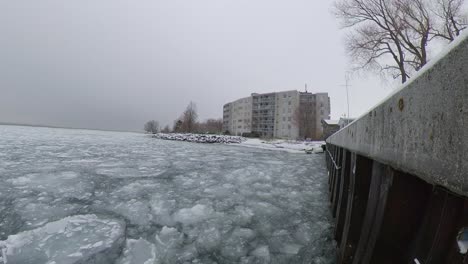 Ice-moving-on-lake-scenic--day-time
