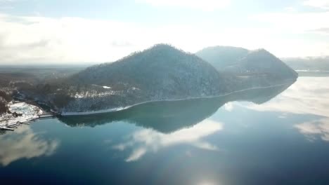 Luftaufnahme-Des-Shikotsu-Sees-In-Hokkaido,-Japan