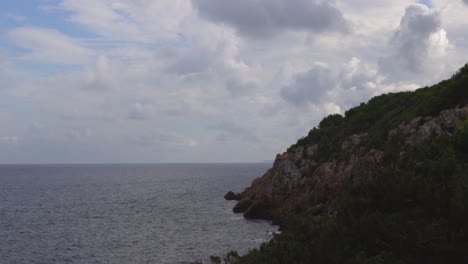 Beautiful-coastline-with-huge-cliff