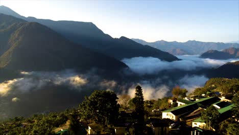 Beautiful-timelapse-of-Cloud-in-the-sky-above-a-village-of-Uttarakhand-hills,-Garhwal,-India