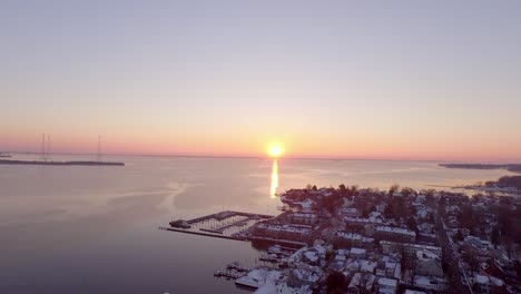 Auf-Dem-Weg-Zum-Goldenen-Sonnenaufgang-über-Der-Chesapeake-Bay-Und-Eastport,-Annapolis