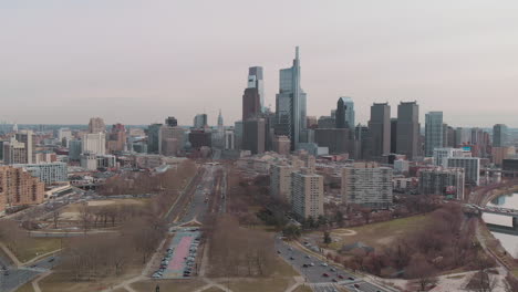 Aerial-over-Benjamin-Franklin-parkway-in-Philadelphia-facing-downtown-skyline