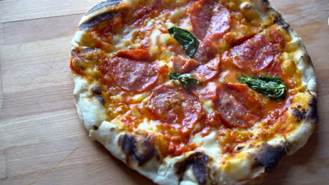 Pizzaschneider,-Der-Die-Authentischste-Italienische-Pizza-Schneidet